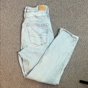 American Eagle Strigid Mom Jean 2 Short